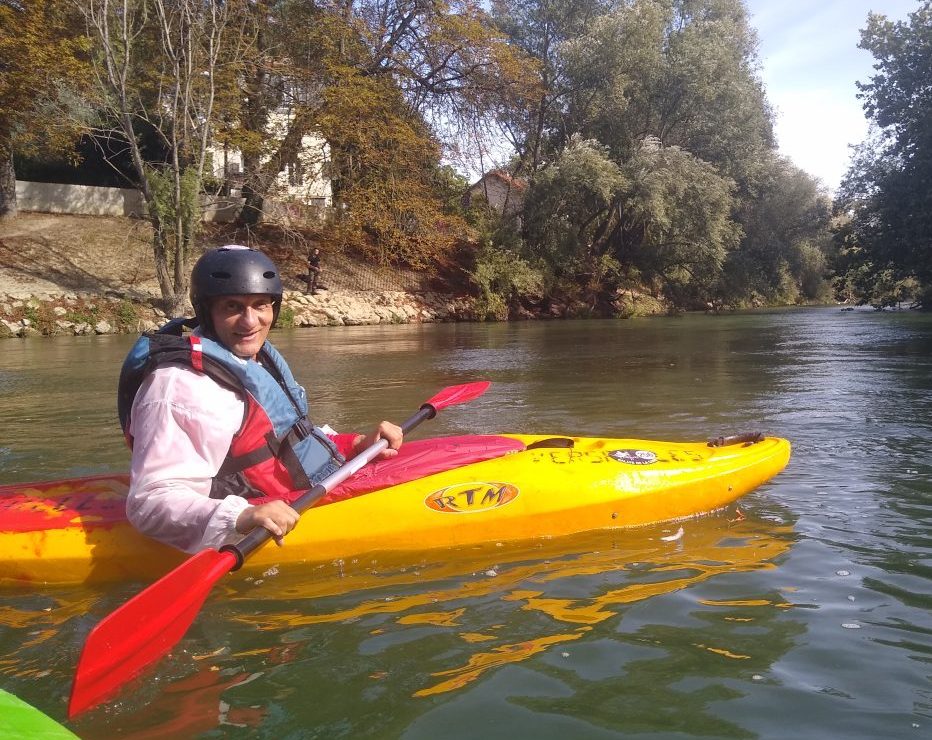 Un apprenant sur l'eau